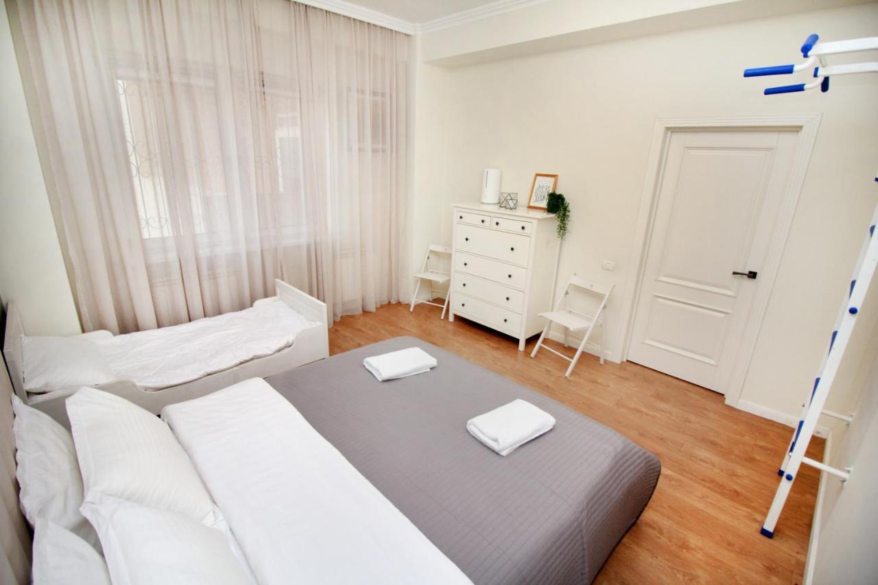 Perfect Spacious Apartment 356 Alma-Ata Exteriör bild